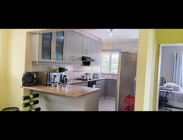 5 BEDROOM HOUSE FOR SALE IN NEWLANDS WEST